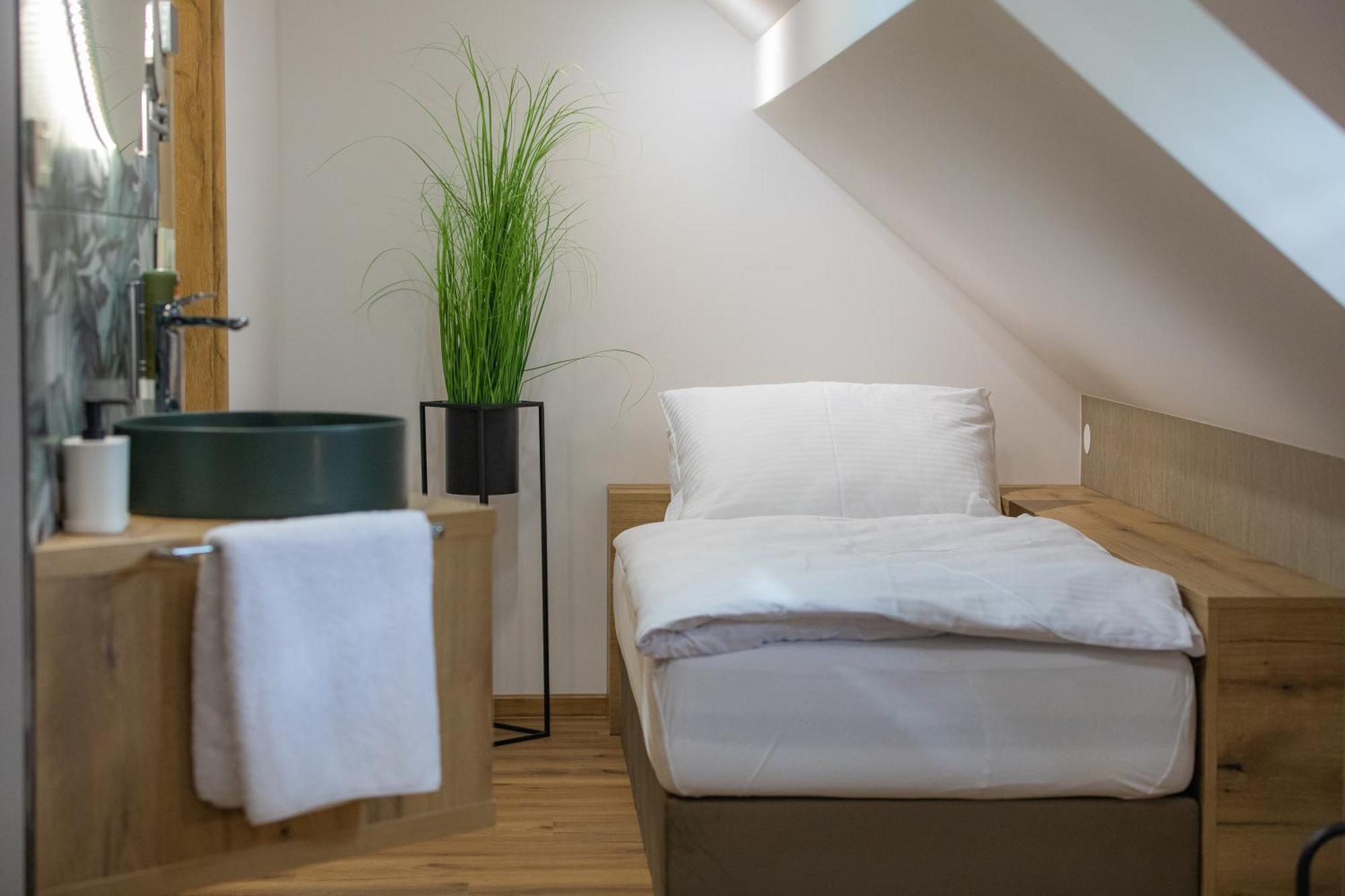 Hisa Trelc- Sobe Otel Komenda Dış mekan fotoğraf