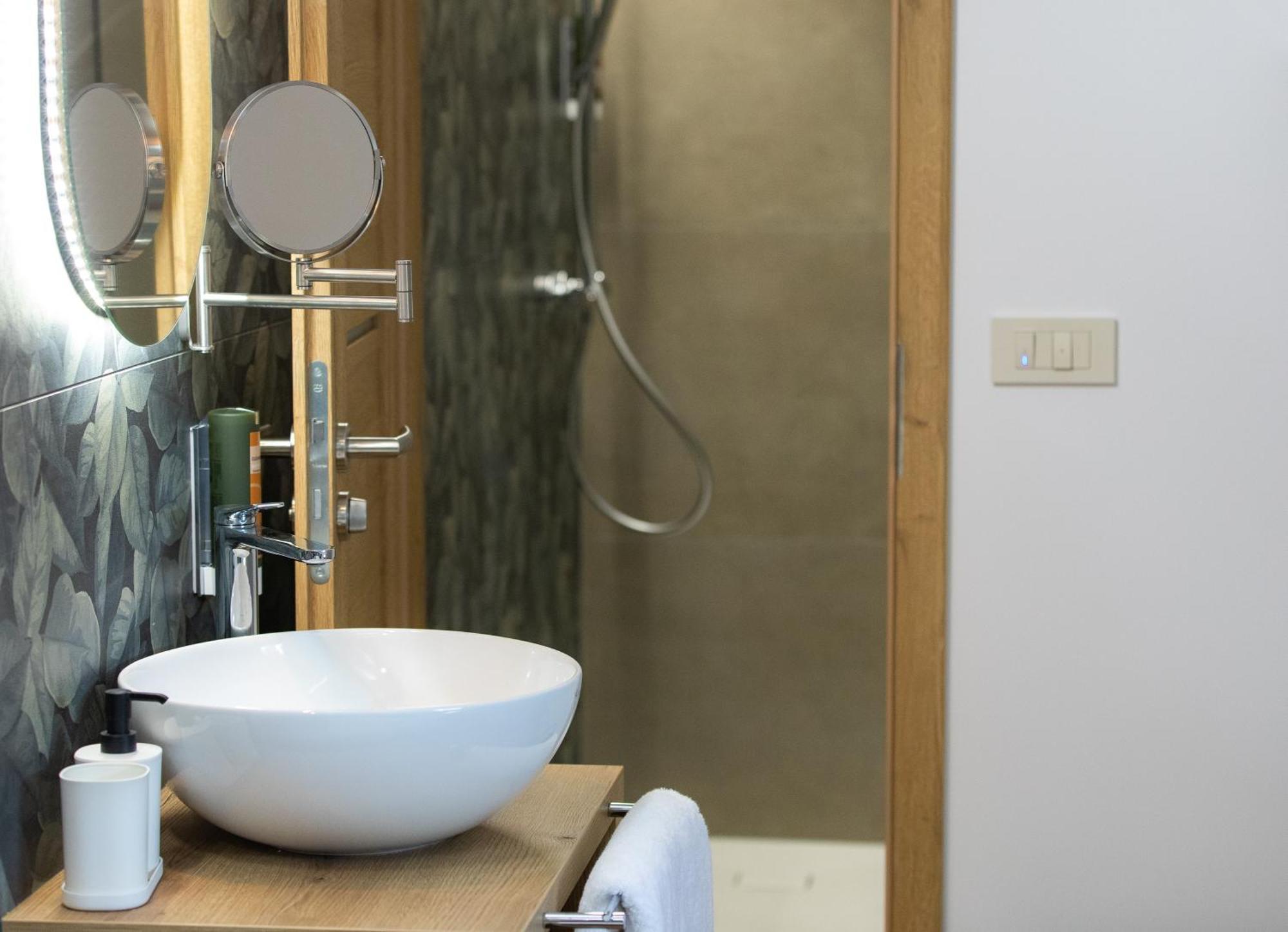 Hisa Trelc- Sobe Otel Komenda Dış mekan fotoğraf